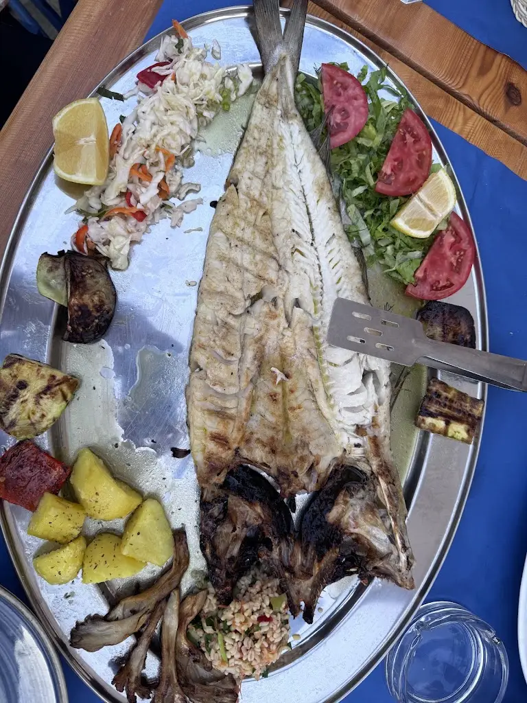 Ovidiu Papa_Taverna Armeno_Thásos_Bewertung