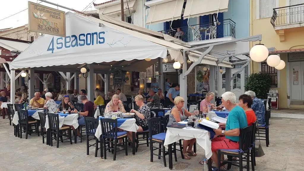 Four Seasons Restaurant Restaurant in Samos