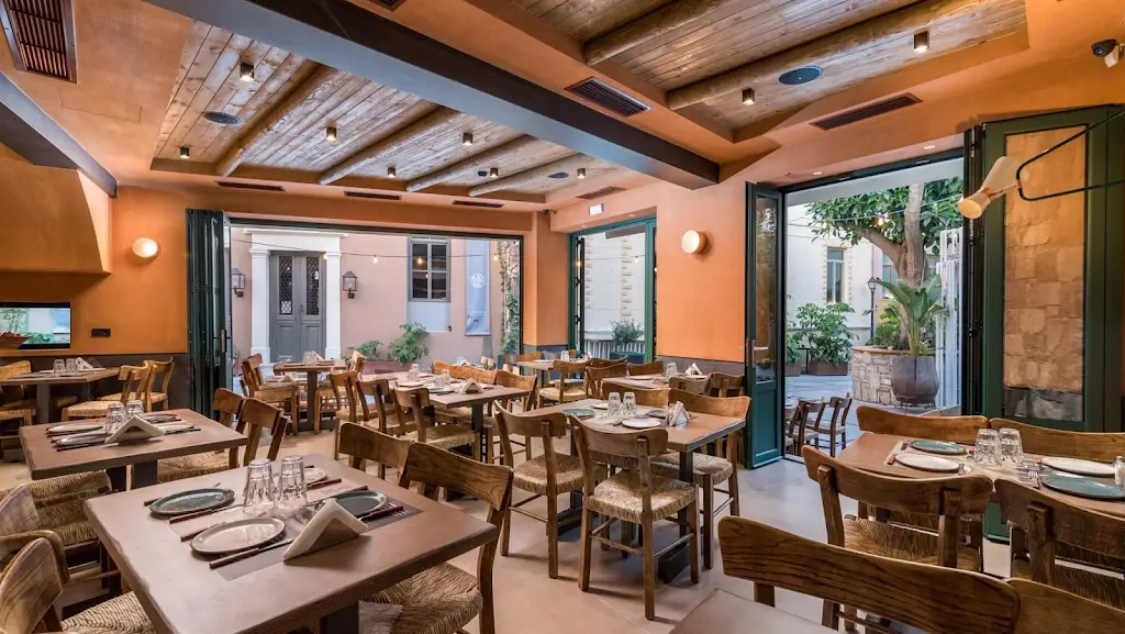 Koukouvagia - Cretan Cuisine_Irákleio_slider_image_1