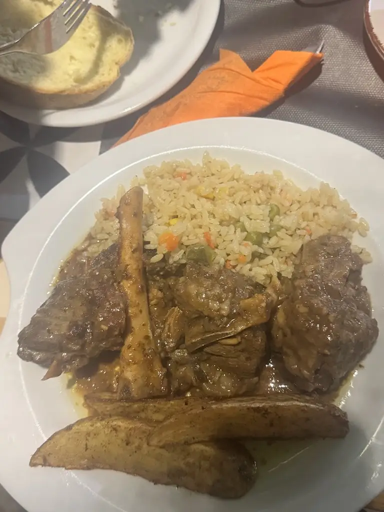 Alexandra Birladeanu_To Tigani_Samos_recensione