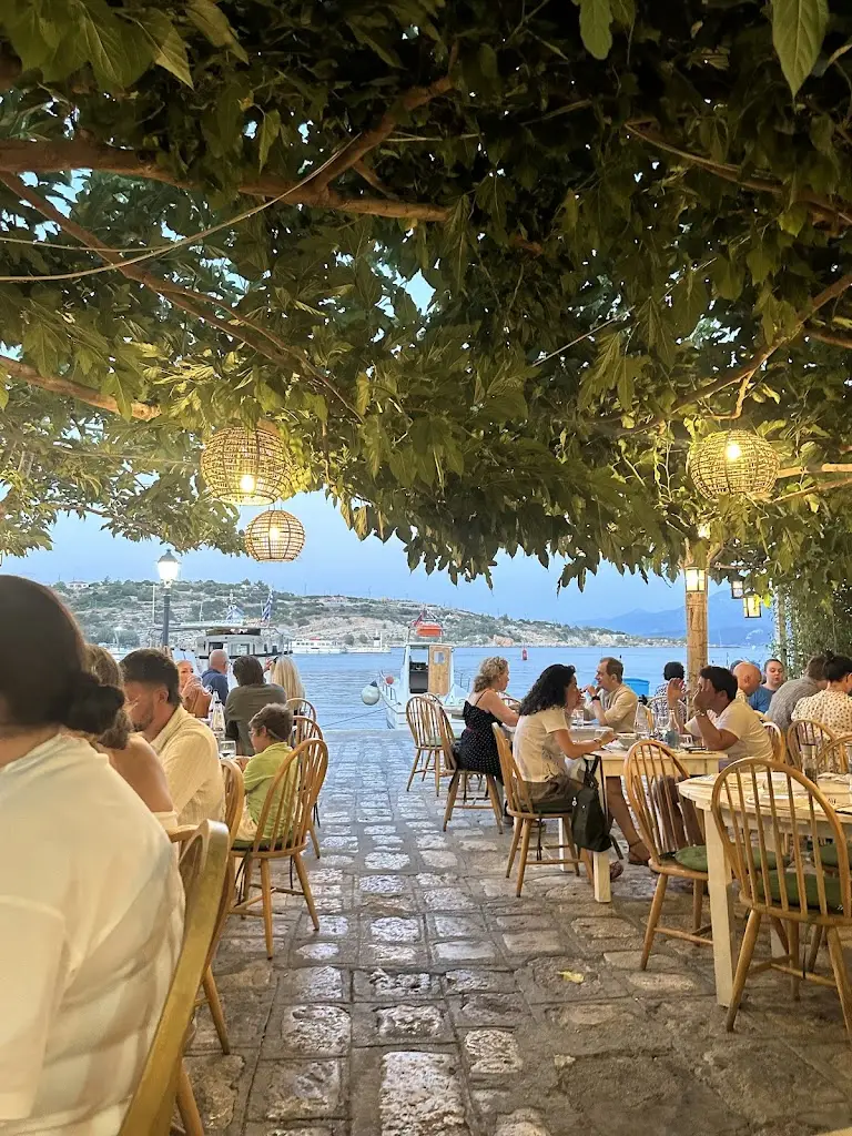 Paola Rivas_MERMIZELI_Samos_Bewertung