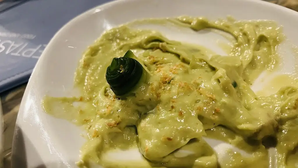 Buki G_Eptastadio_Samos_review