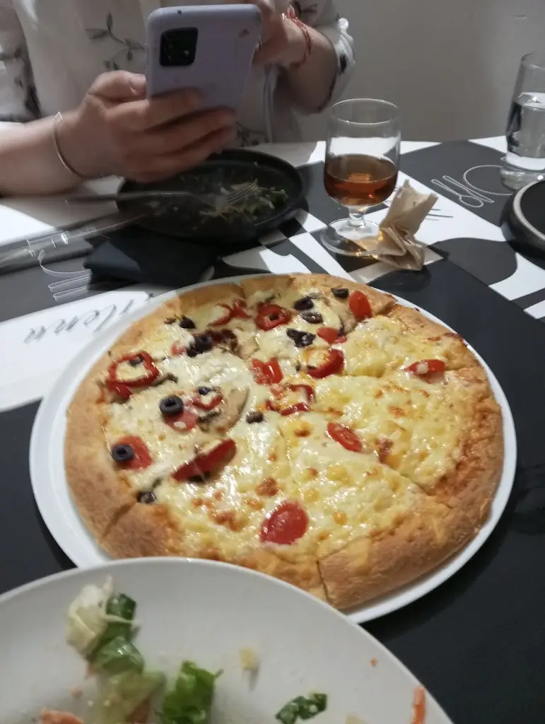 Menü_Pizza ''Erato''_Souflí_Bild_7