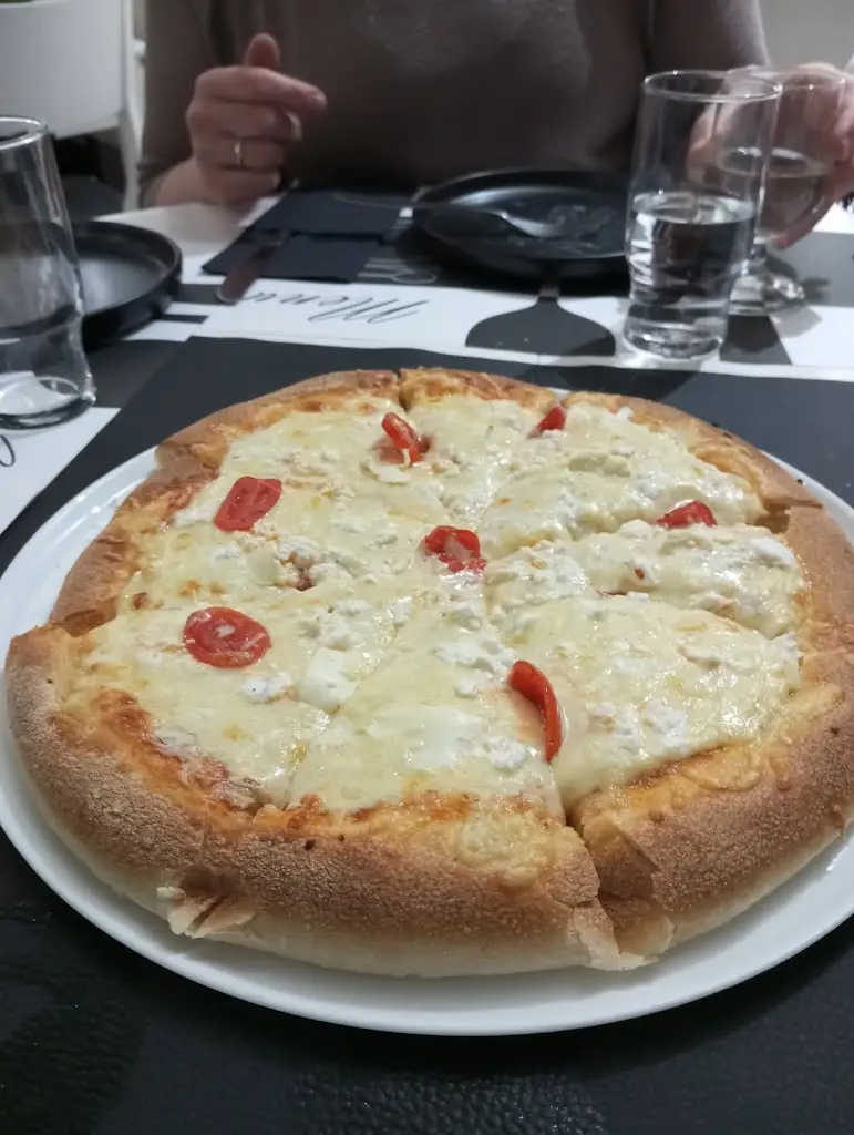Menü_Pizza ''Erato''_Souflí_Bild_9