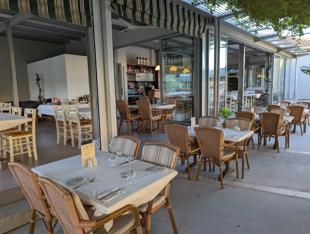 ΤΟ ΜΕΣΟΧΩΡΙ - ΟΥΤΣΙΟΣ ΓΕΩΡΓΙΟΣ_Souflí_slider_image_1