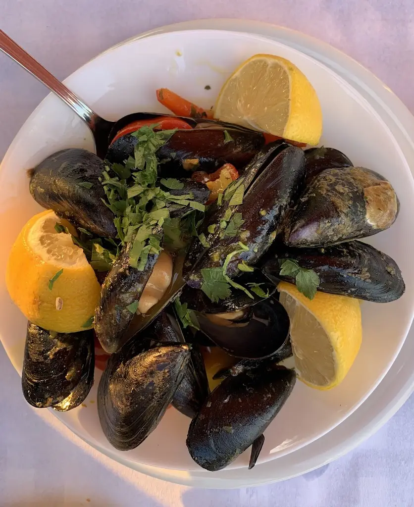 Phil Tanis_Peiratiko_Xiropótamos_review