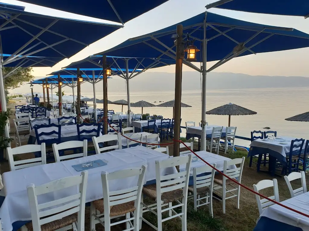 Ble Akrogiali Beach bar & Restaurant Restaurant in Xiropótamos