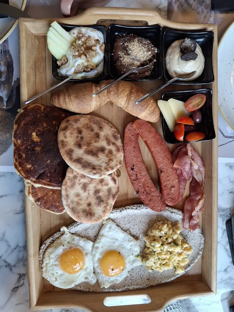 Queen MNG_Kookoovaya Urban Gastronomy_Xánthi_review