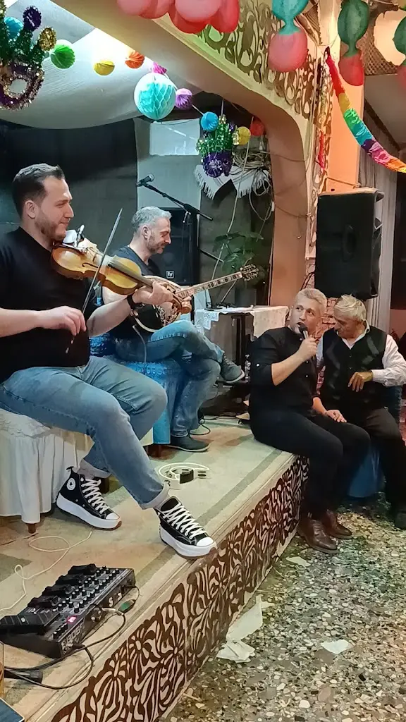 Özlem Kibar_Μάκης Μουσική ταβέρνα Δοξάτο Δράμας (ζωντανή ορχήστρα)_Doxato_Bewertung