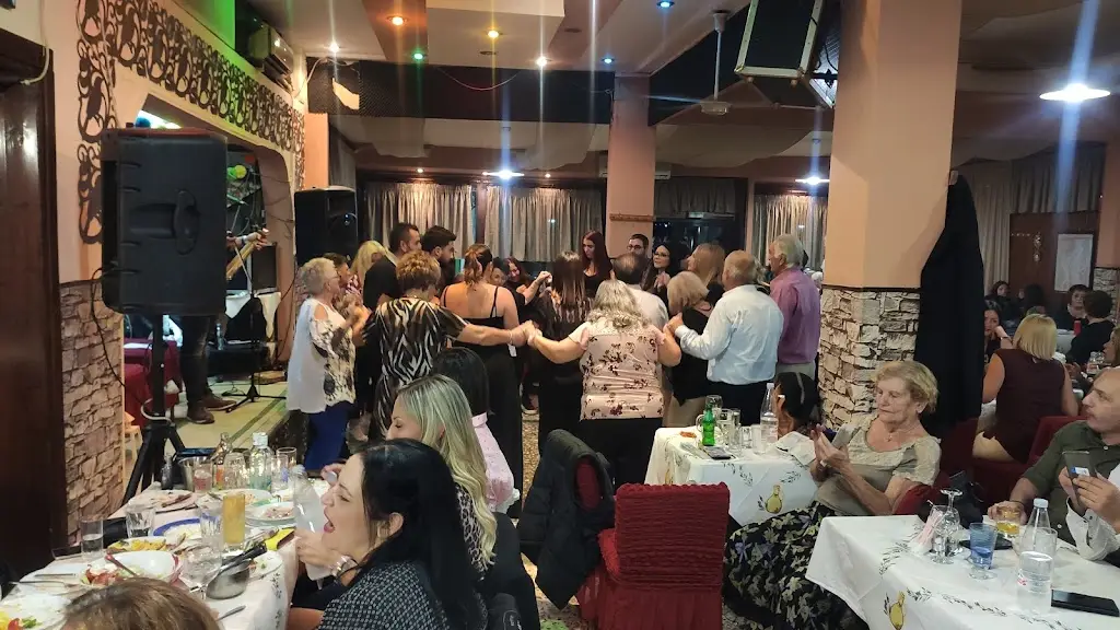 Μάκης Μουσική ταβέρνα Δοξάτο Δράμας (ζωντανή ορχήστρα) Restaurant in Doxato