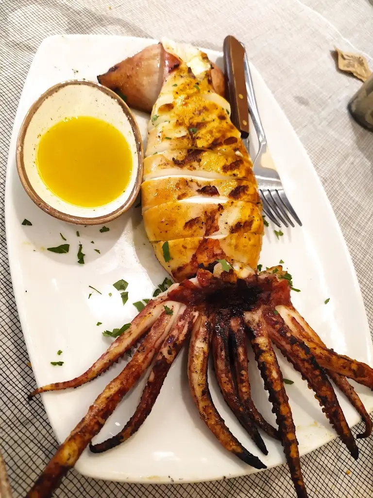 Menu_Psaraki_Kalývia Thorikoú_imagen_5