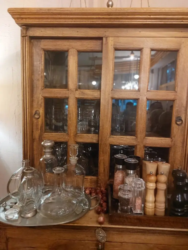 yellow dingo_Εντράδες - entrades_Drama_Bewertung