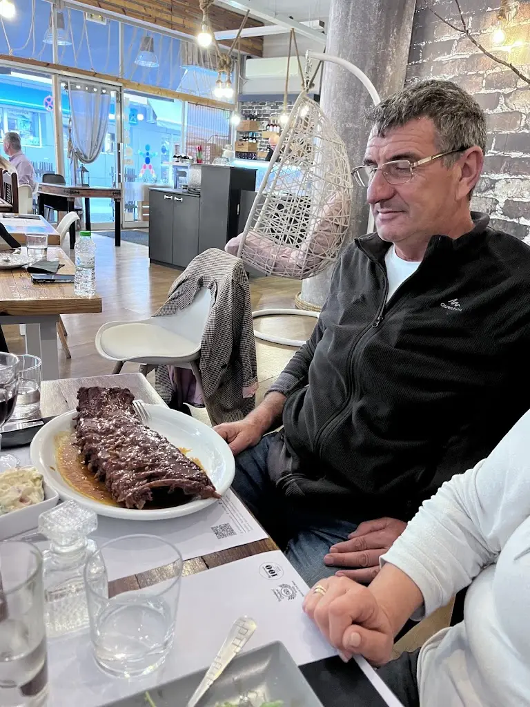 Stanimir Rumenov Hadzhiev_Εντράδες - entrades_Drama_Bewertung