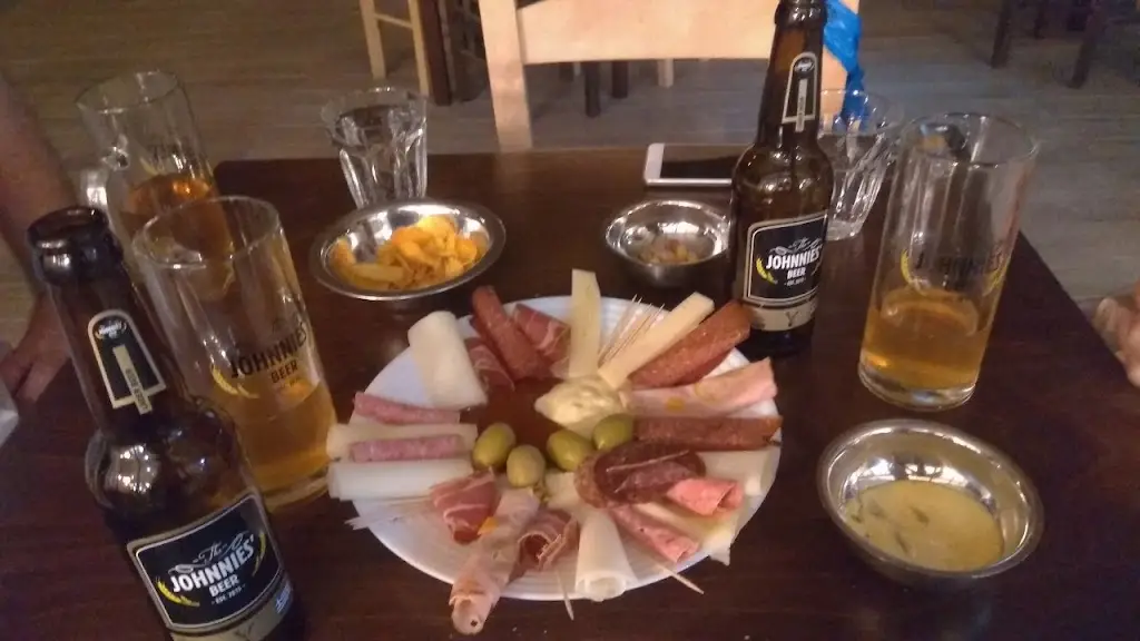 Valy Apostolidou_Με...νού_Drama_reseña