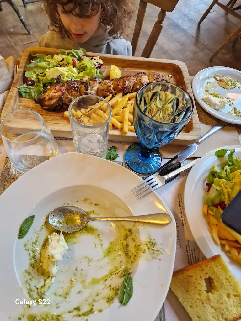 kiki d_Lakkagkini In Kiourka_Kapandríti_review