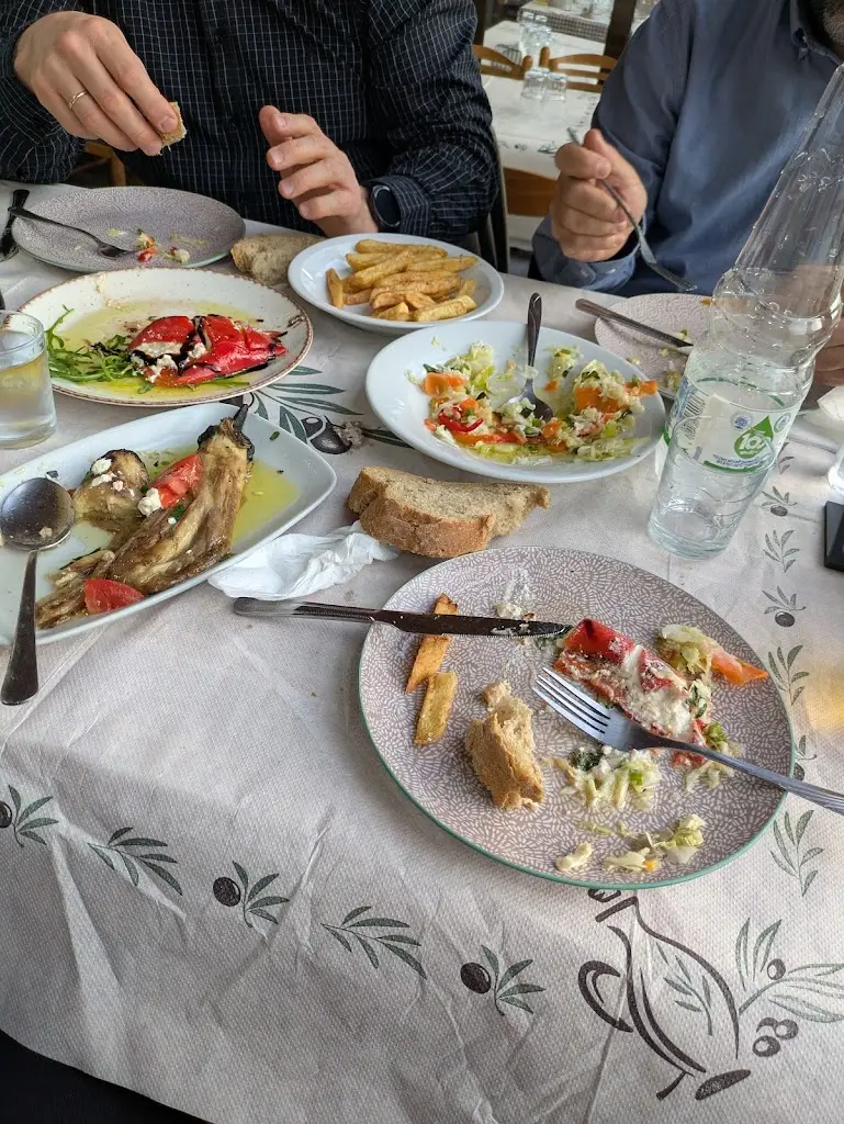 Agouzoul Youssef_Ταβέρνα 