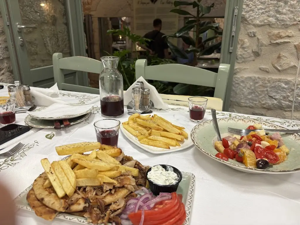 Esther Anestopoulos_Κορώνι-Grill House_Rhodope_Bewertung