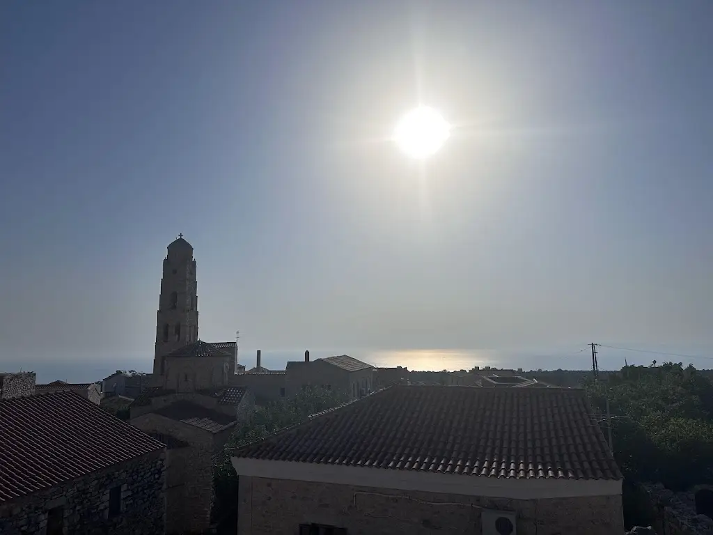 Adina Iordache_To Mavromichaleiko_Rhodope_Bewertung