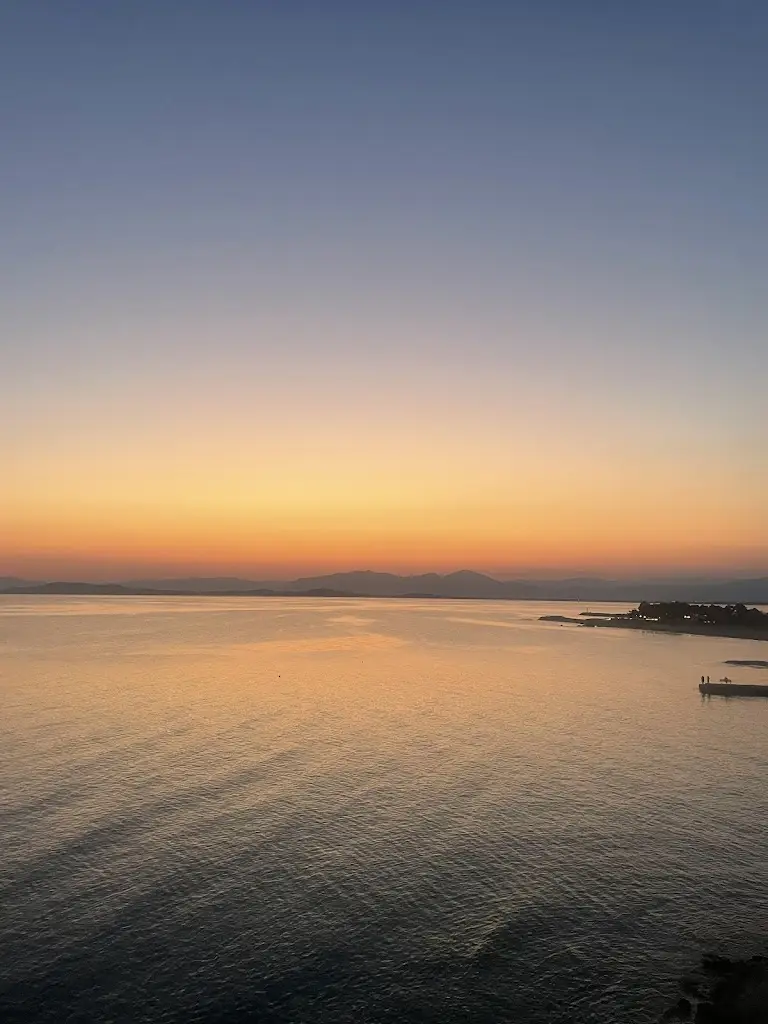 Alaska Young_Ο Φάρος_Rhodope_Bewertung