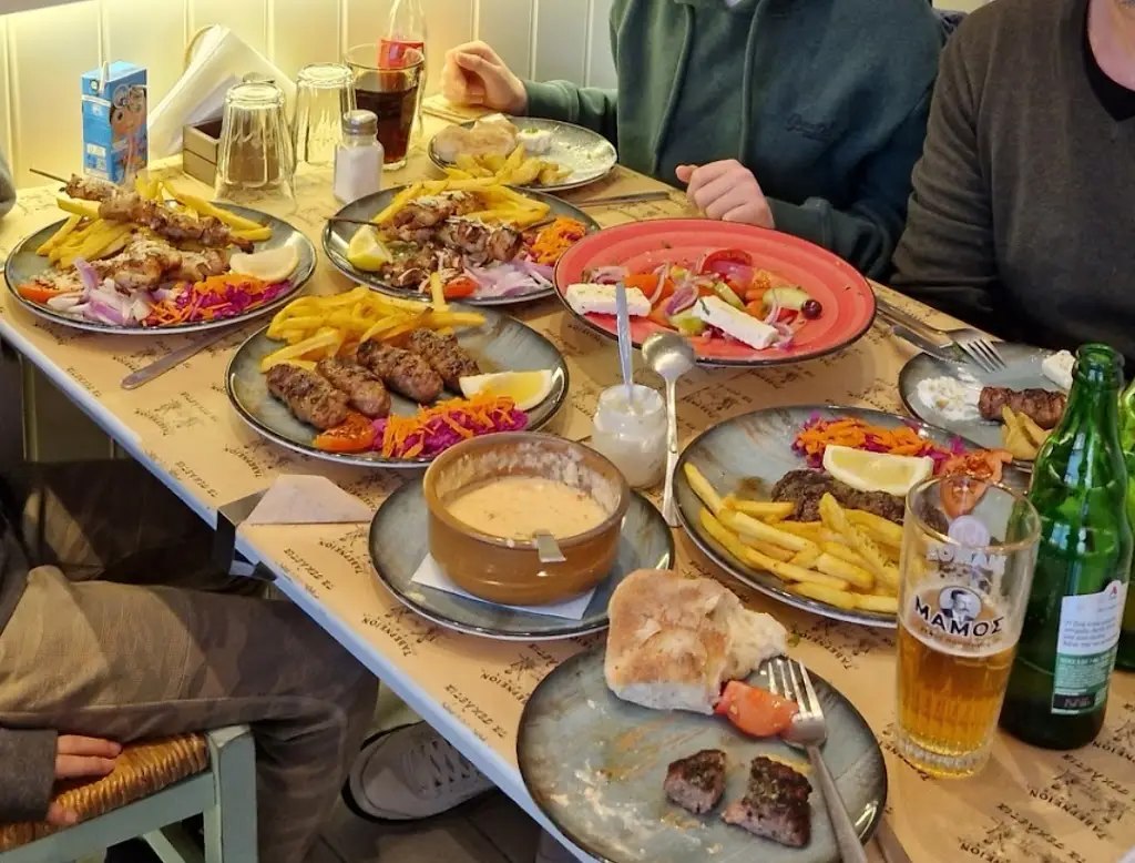 Cuneyt Yalcin_Ta Sekletia_Xanthi_avis