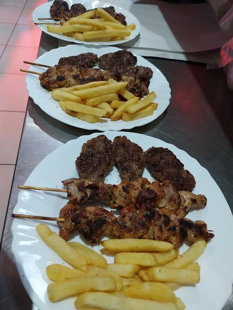 Gyros Grill Sapes_Maroneia-Sapes_slider_image_3