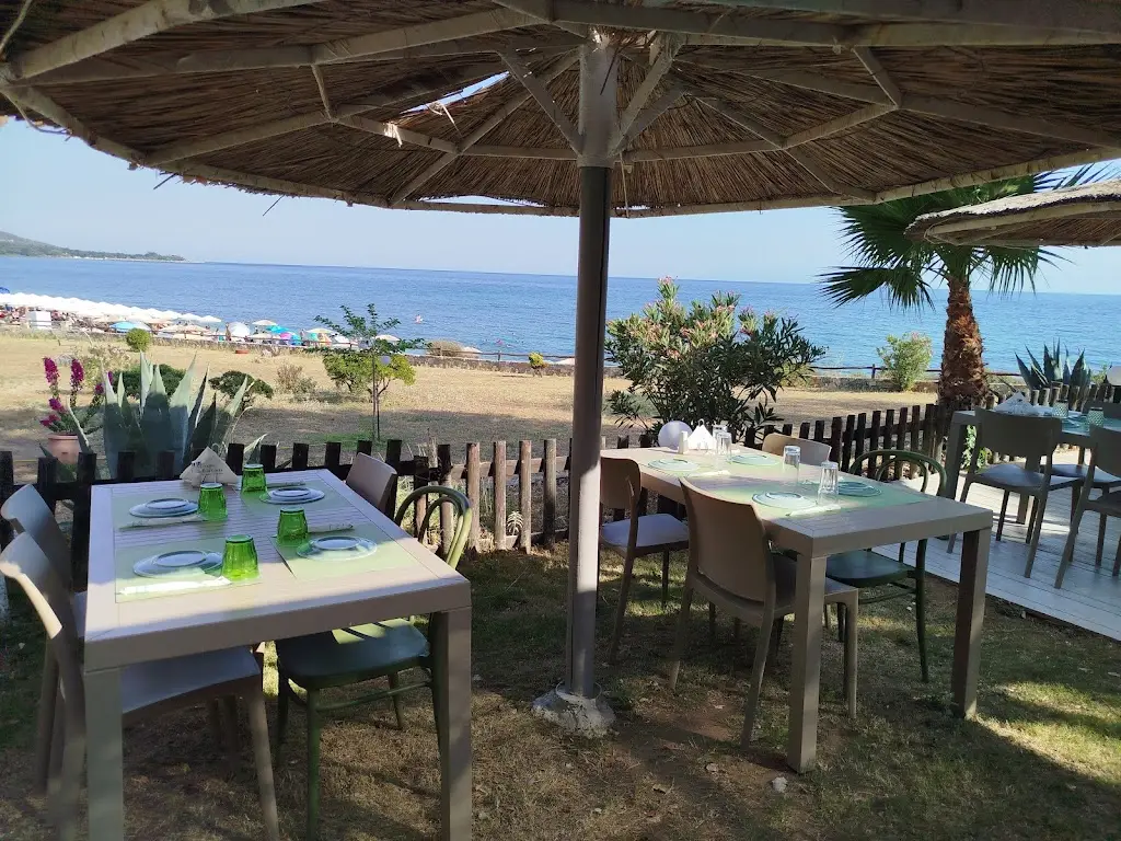 Υδρία - Ψαροταβέρνα Cafe Restaurant in Maroneia-Sapes