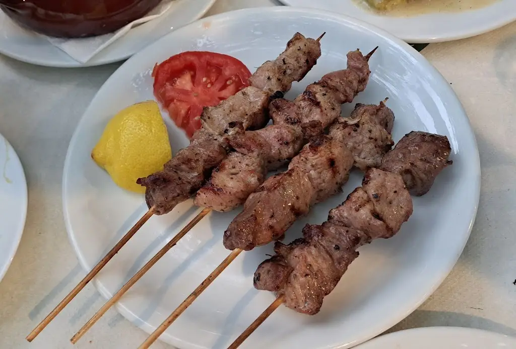 Ταβέρνα η Λόλα_Maroneia-Sapes_slider_image_2