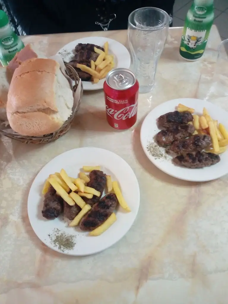 Menu_Keftedakia Kiasif_Maroneia-Sapes_image_4