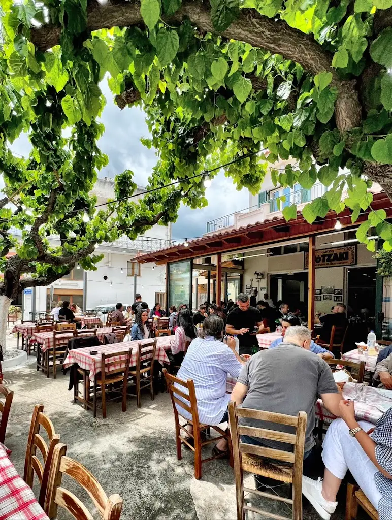 Το τζάκι Restaurant in Kapandríti