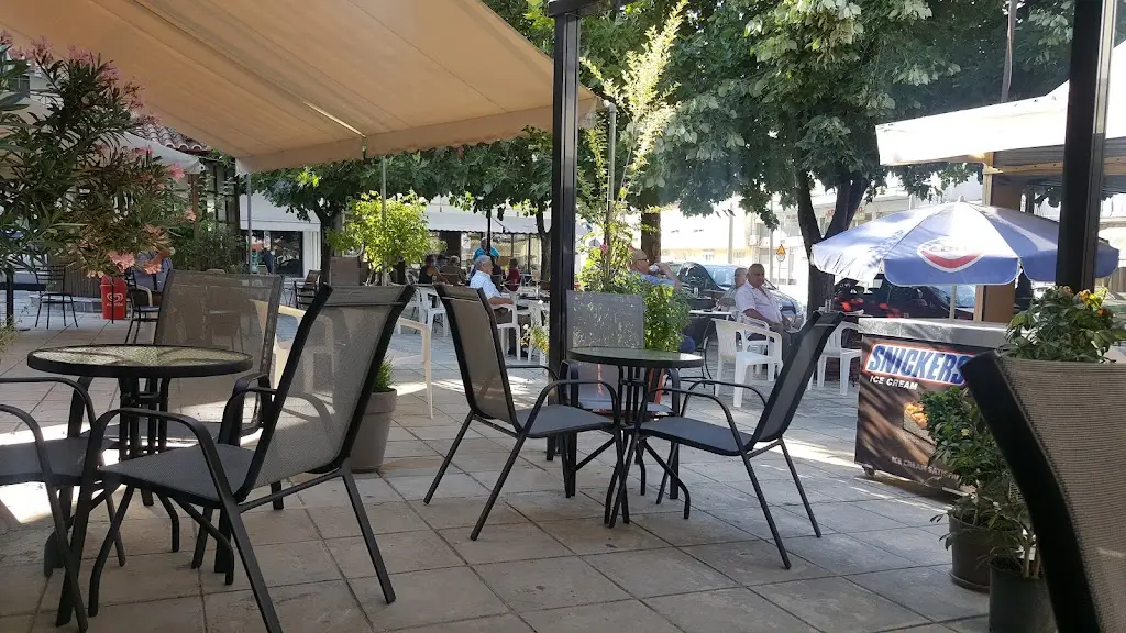 Friends Bistro Restaurant in Maroneia-Sapes