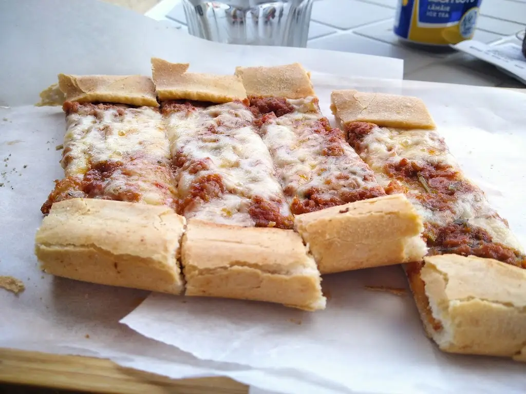 Elena Papaioannou_Kervan Pizza ve Pide Salonu_Maroneia-Sapes_Bewertung