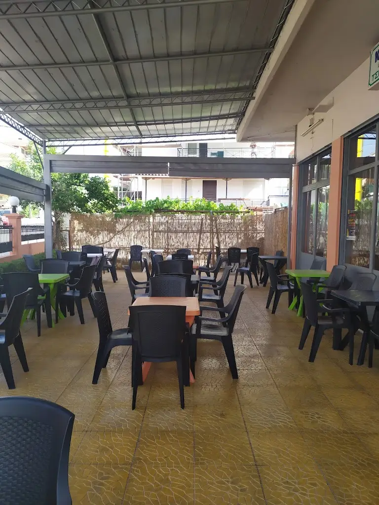 Ψησταριά Χάρης Κούρτης Restaurant in Anatolí