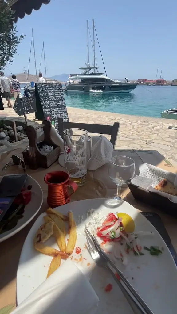 Magefseis Restaurant-Taverna_Chalkiádes_slider_image_2