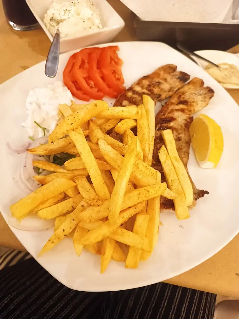 Magefseis Restaurant-Taverna_Chalkiádes_slider_image_3