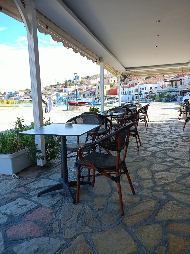 The Twins Cafe-Bar Restaurant in Chalkiádes