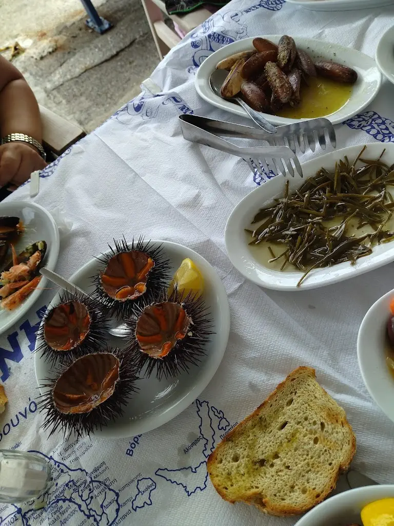 Menü_To Karnagio / Το Καρνάγιο - Αγία Κυριακή Νοτίου Πηλίου_Agía Kyriakí_Bild_9