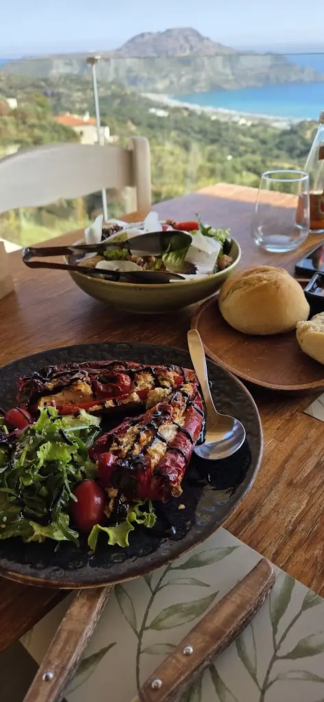 Jairo A_Plateia Myrthios_Agía Kyriakí_review