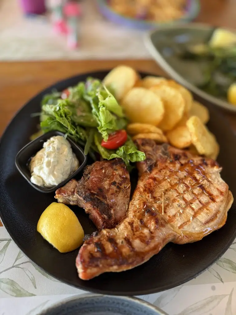 Daniel Cz_Plateia Myrthios_Agía Kyriakí_review