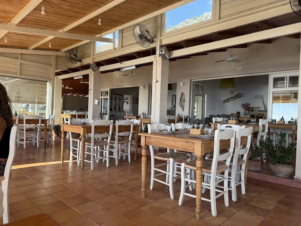 Plateia Myrthios_Agía Kyriakí_slider_image_3