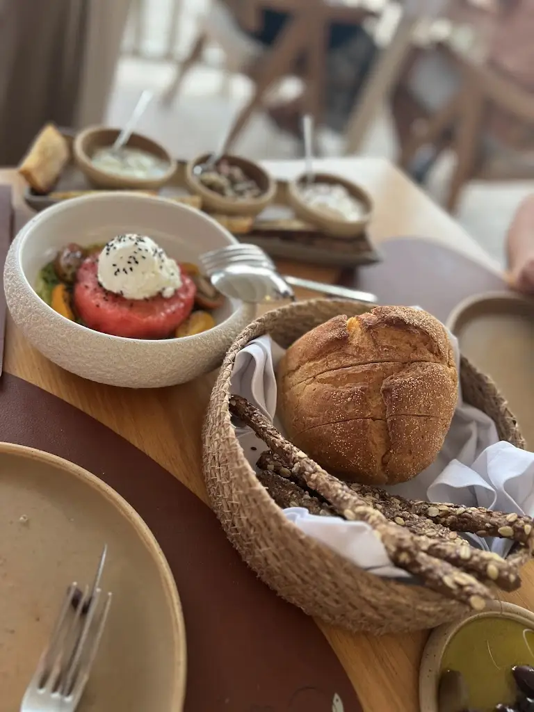 Menu_Sirocco Volcanic Restaurant_Agía Kyriakí_image_8