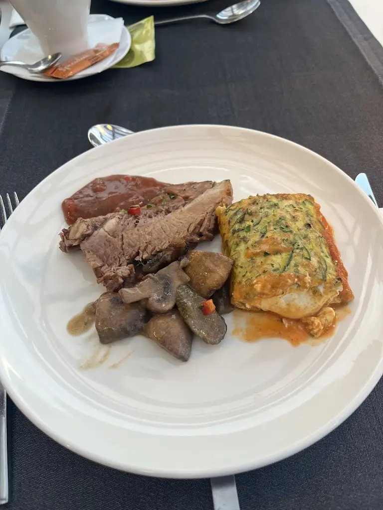 Desiree Terlouw_Amalthea Restaurant, Buffet_Agía Kyriakí_review
