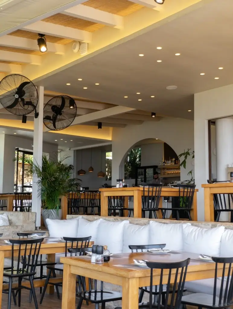 Sol_Vrisi Restaurant_Agía Kyriakí_avis