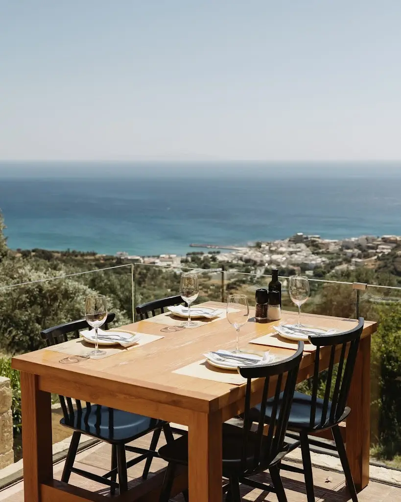 Vrisi Restaurant Restaurant in Agía Kyriakí