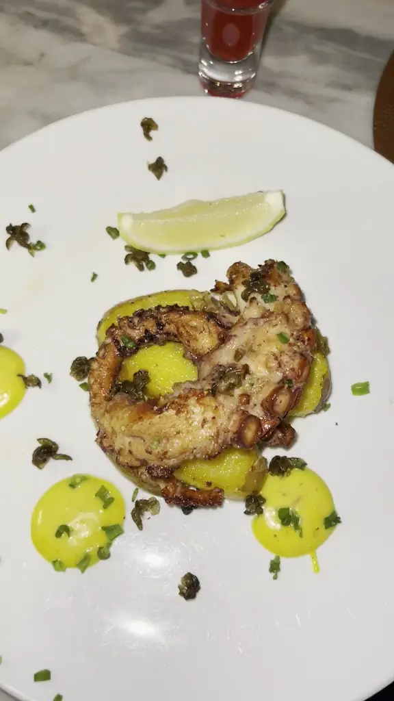 Oasis_Eleoúsa_slider_image_2