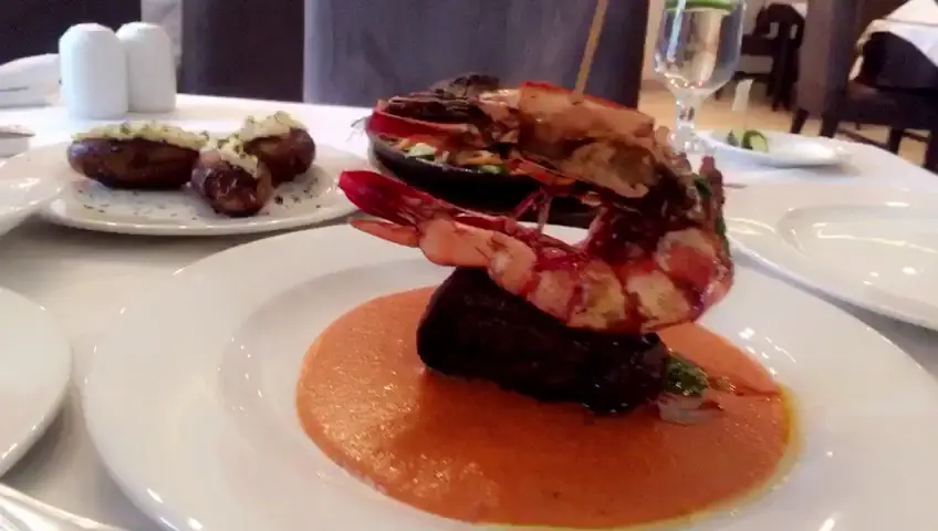 Ocean Pool-Bar-Restaurant_Eleoúsa_slider_image_2