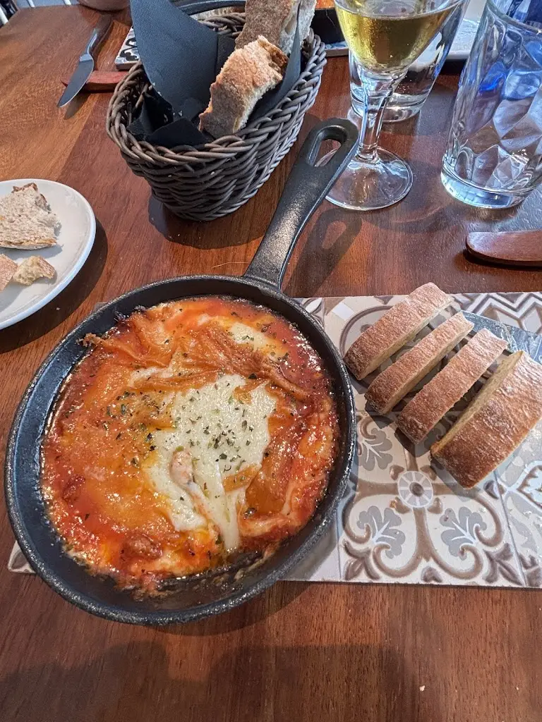 Spiros V_Μπάρμπα Θύμιος_Kamaterón_review