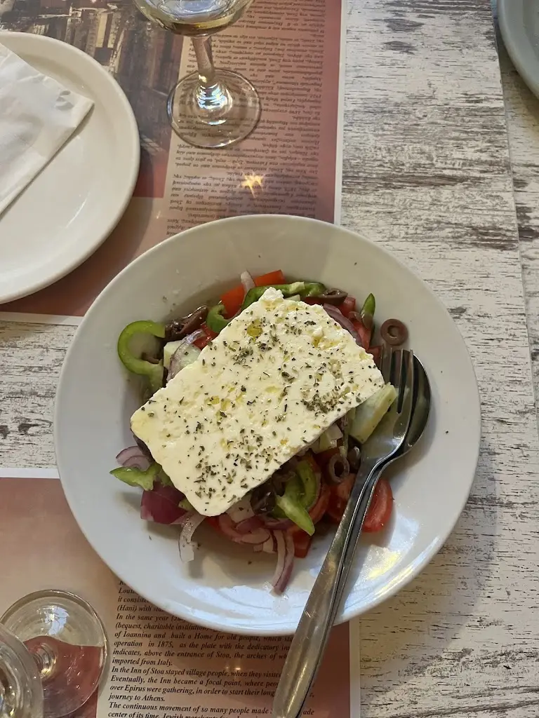 Julia Dragone_Stoa Louli_Ioánnina_avis