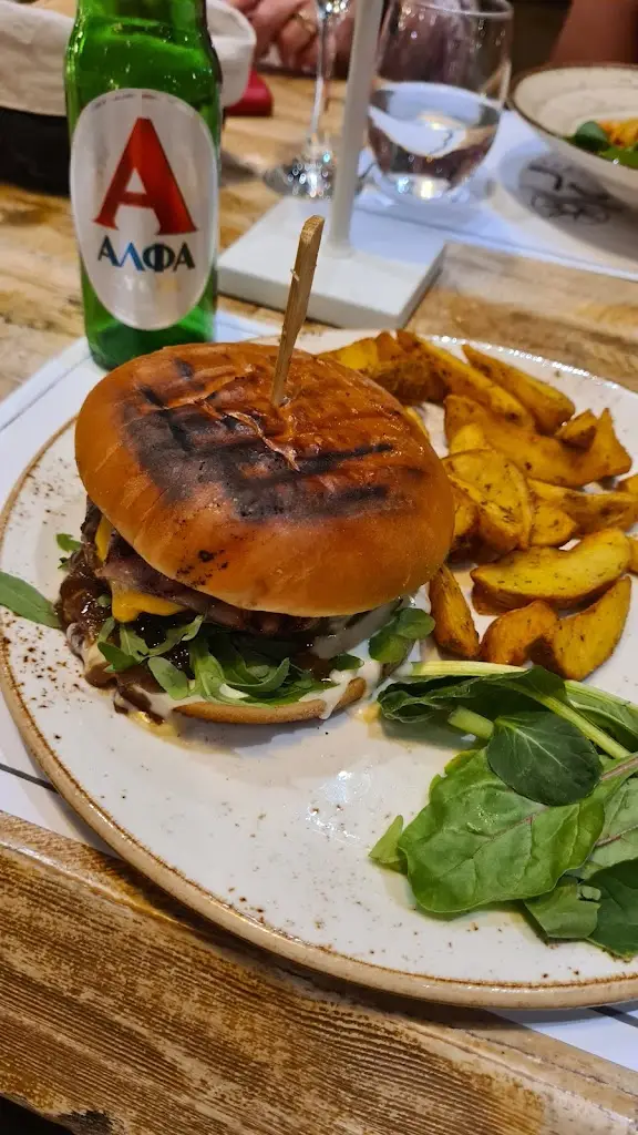 Menu_Naval Seaside Gastro Bar_Igoumenítsa_imagen_5