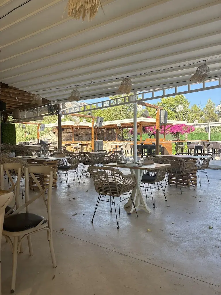 Kathy Paraskevopoulos_Naval Seaside Gastro Bar_Igoumenítsa_reseña