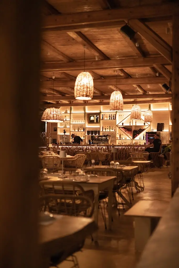 Naval Seaside Gastro Bar_Igoumenítsa_slider_image_1